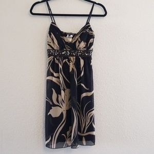 Beautiful dress w/sequin waistband, ties in back